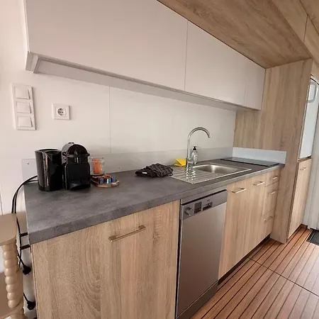 Glamping Houseboat Botel Dinteloord